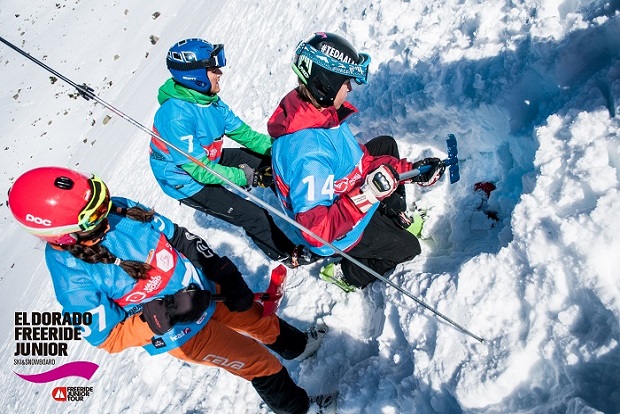 ELDORADO Freeride Junior Tour instruye con un clinic de seguridad a los jóvenes participantes Foto: Ángel Enguita 