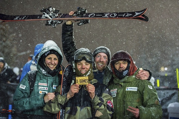 El suizo Elias Ambühl ocupó la tercera plaza del podio, con una medalla en los X-Games y Fabian Bösch