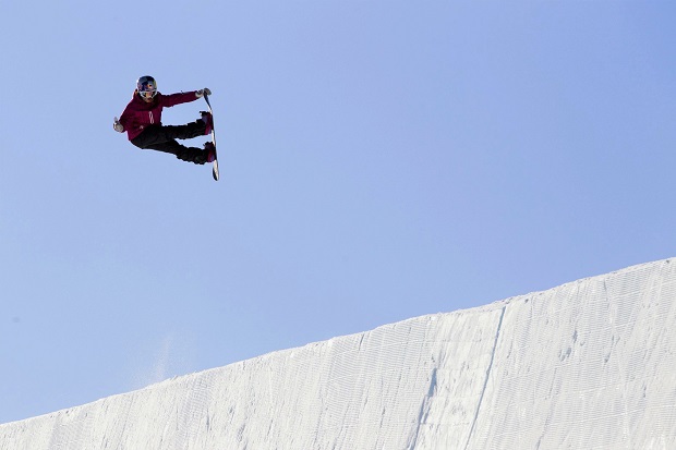 Queralt Castellet y Josito Aragón disputarán el sábado el Big Air Copa del Mundo de Milán