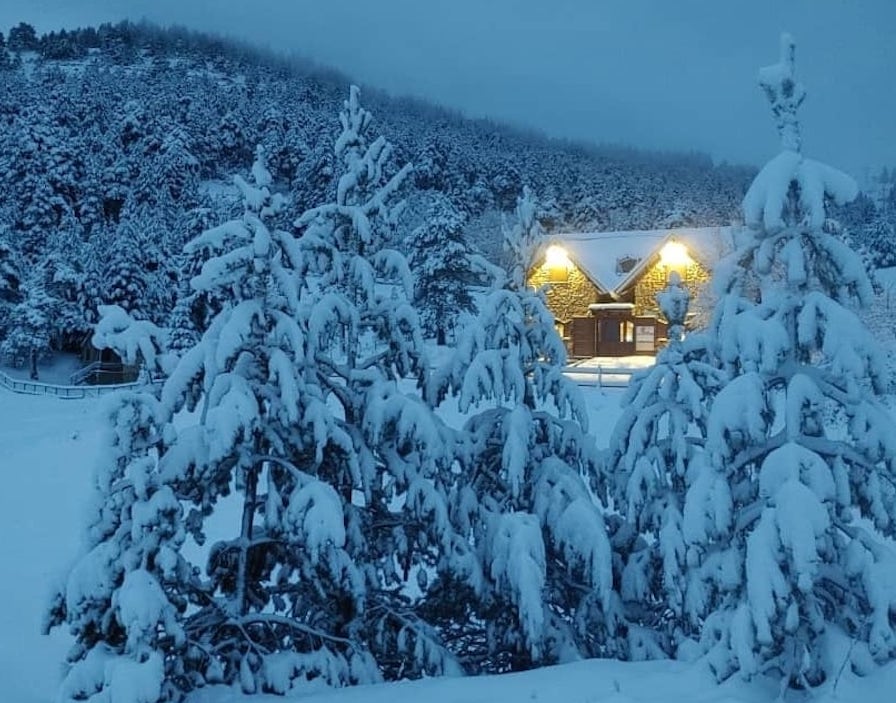 DANA deja hasta medio metro de nieve en las estaciones y sigue nevando