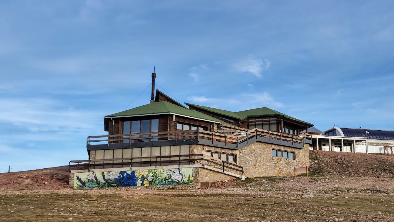 FGC empieza las obras de rehabilitación del refugio del Niu de l'Àliga de La Molina 