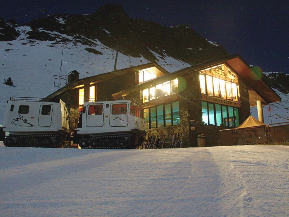 Subir a cenar con un trineo, así es el Après-ski en Arcalís