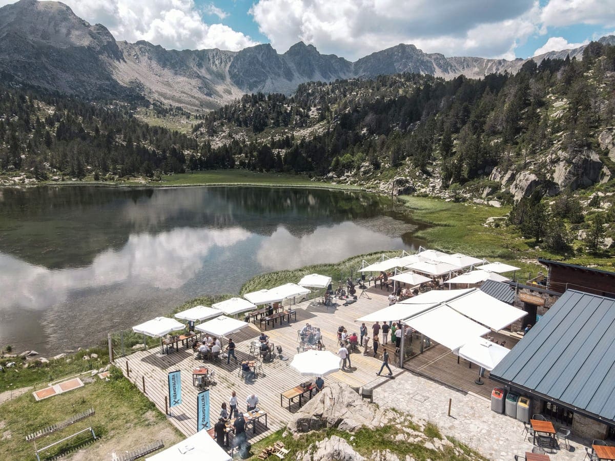 El restaurante Llac de Pessons evoluciona su gastronomía para seguir siendo referente en Grandvalira