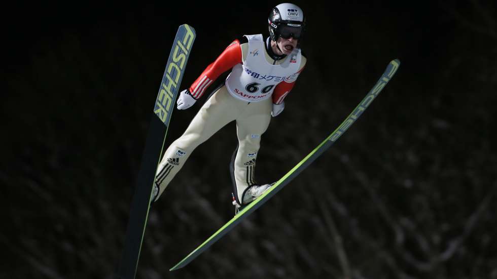 Roman Koudelka consigue la victoria en los saltos de esquí de Sapporo 