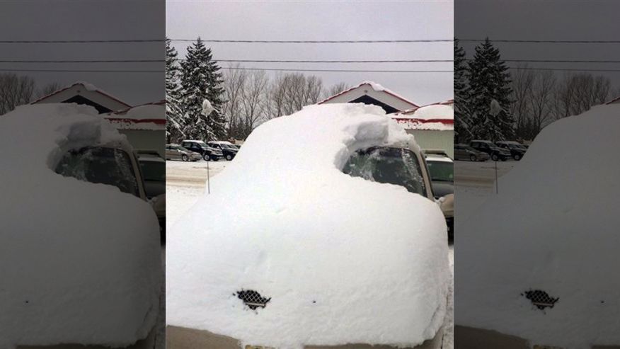 Bola de nieve rodante, un anciano conductor y el policía que los multó...