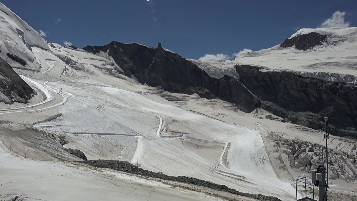 Saas Fee mantendrá el glaciar cerrado para el esquí de verano a los turistas