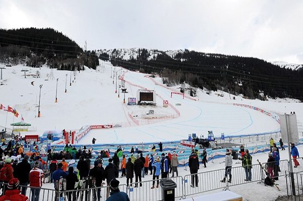 La falta de nieve y las temperaturas altas obligan a cancelar las competiciones de St. Anton y Zagreb