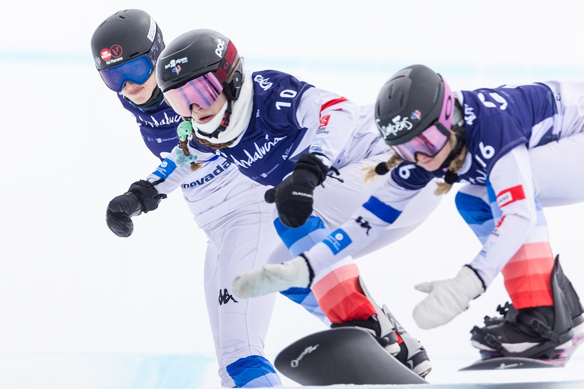 Charlotte Bankes, reina de la Copa del Mundo de SBX en Sierra Nevada. Lucas Eguibar, cuarto