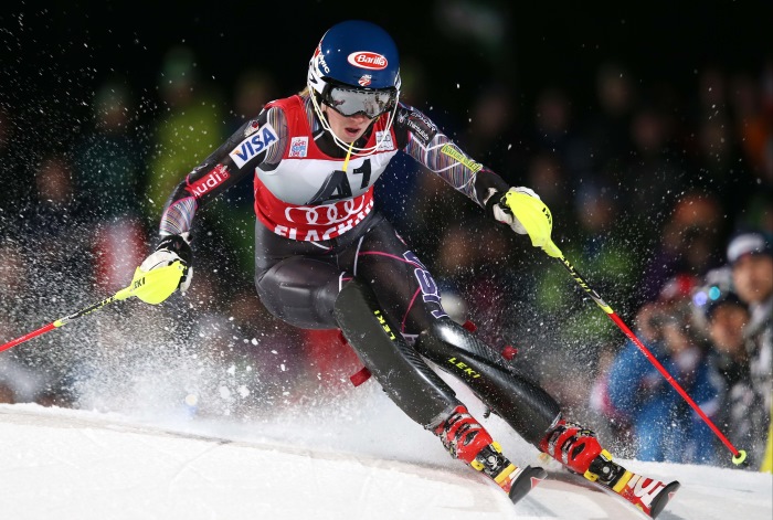 Mikaela Shiffrin gana el slalom nocturno de Flachau