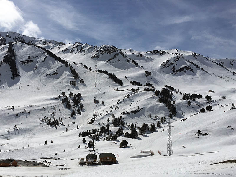 Los nuevos telesillas de La Peülla en el aire. El proyecto de Baqueira vuelve a los tribunales