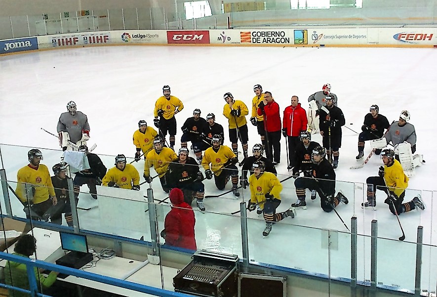 Arranca el Campeonato Mundial de Hockey en el Palacio de Hielo de Jaca