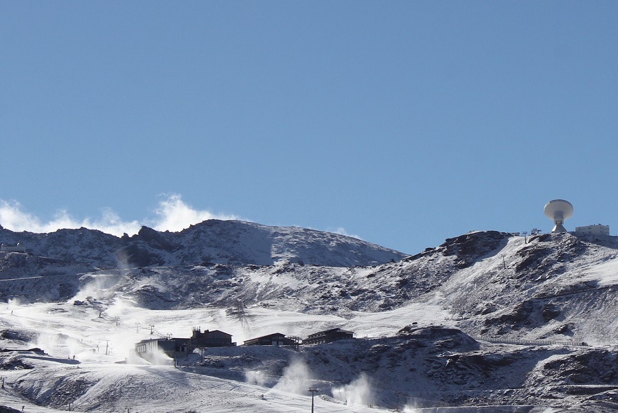 Sierra Nevada se presenta en Madrid mientras sus pistas se visten de blanco