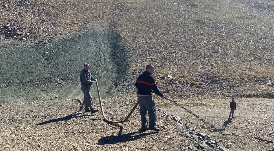 Sierra Nevada está en plena hidrosiembra de algunas zonas del dominio esquiable