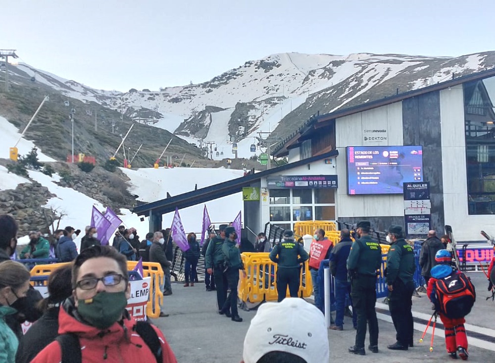 Sierra Nevada totalmente operativa este sábado a pesar de la huelga