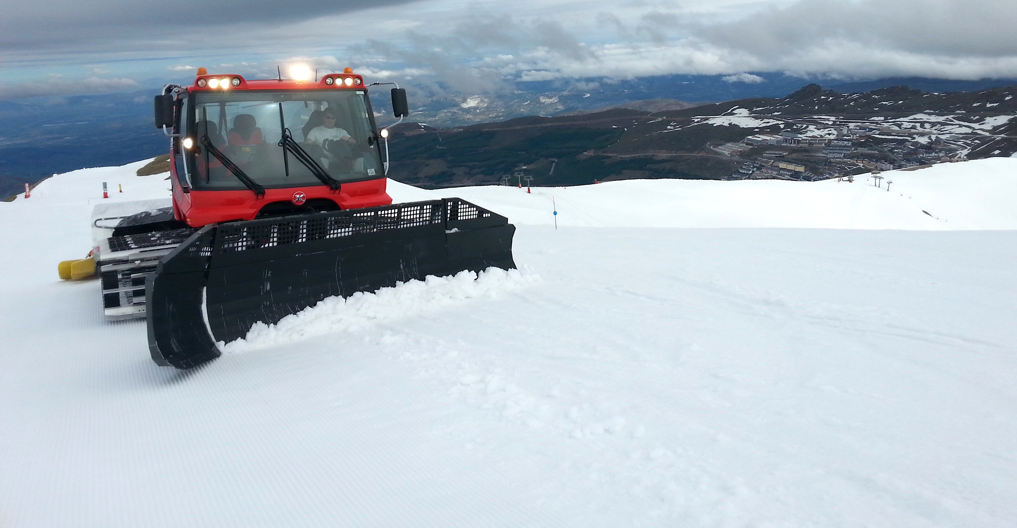 Sierra Nevada reabre mañana con la mayor oferta esquiable de España