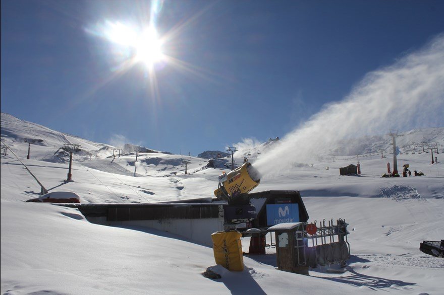 Las nevadas mejoran las condiciones de Sierra Nevada que llega a los 16 km de pistas