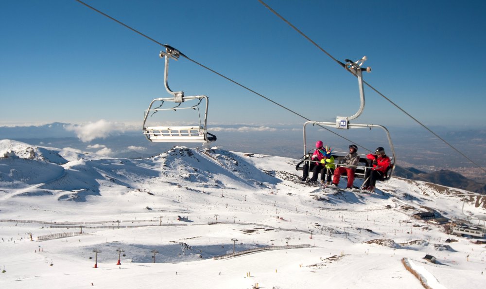 Sierra Nevada recibe unos 70.000 visitantes durante la semana del Puente de diciembre