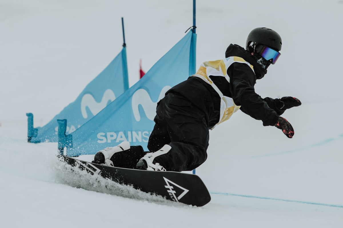 Sierra Nevada acoge la Copa de España Movistar de snowboardcross y skicross con 115 inscritos