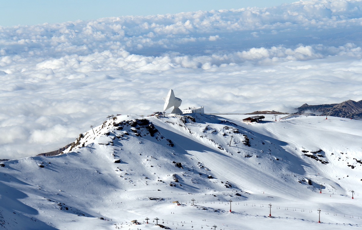 Casi 12.000 esquiadores en los primeros tres días de esquí de Sierra Nevada