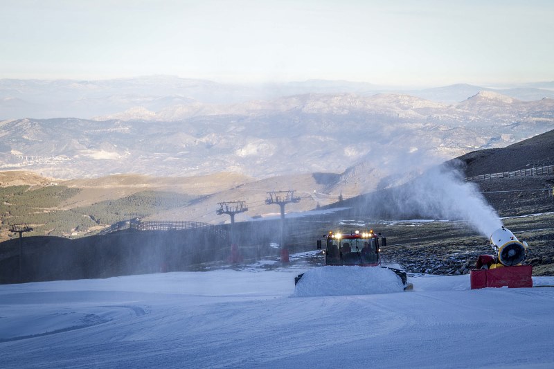 Sierra Nevada amplía superficie esquiable y remontes estas navidades