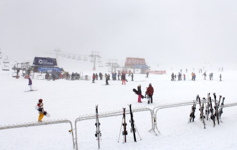 La nevada de este martes deja en Sierra Nevada 20 cm de nieve 