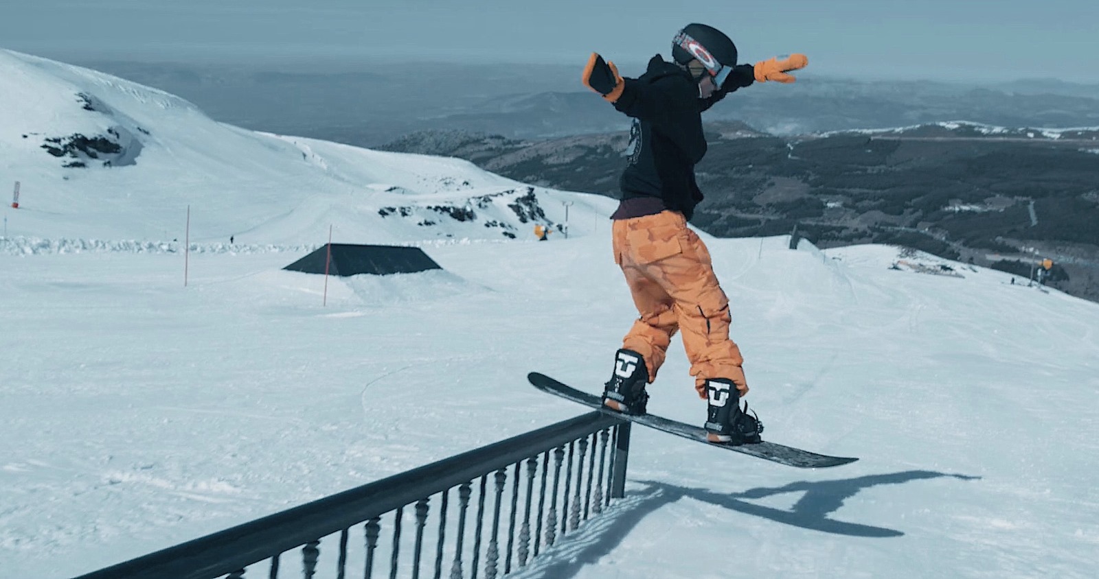 El snowpark de Sierra Nevada en su mayor nivel de la temporada