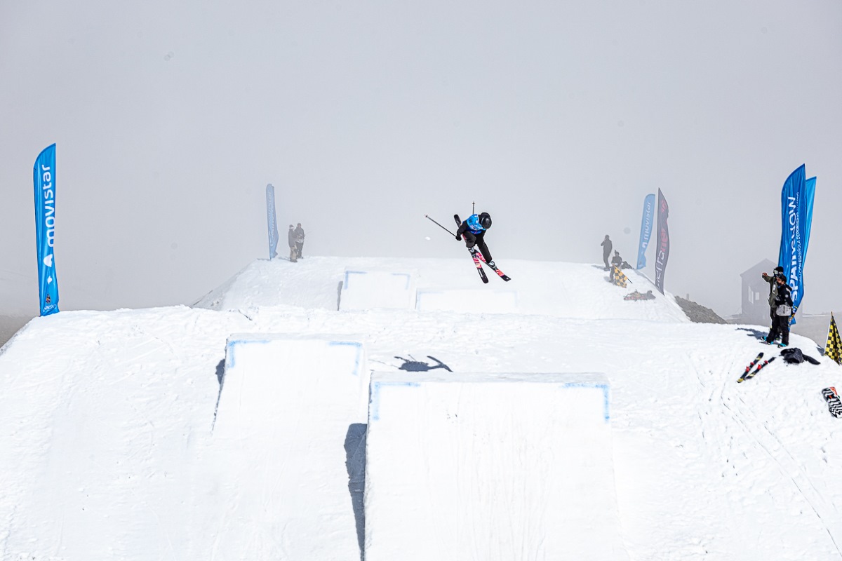 Sierra Nevada acoge con brillo los Campeonatos de España Movistar de slopestyle snowboard y freeski