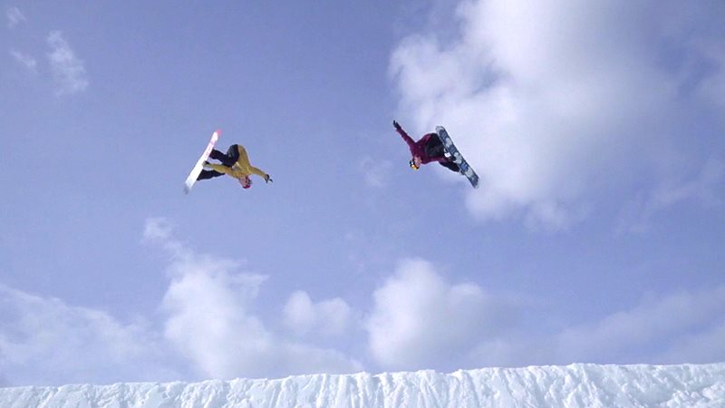 El equipo de RK1 vuelve a visitar el snowpark de Laax y lo borda