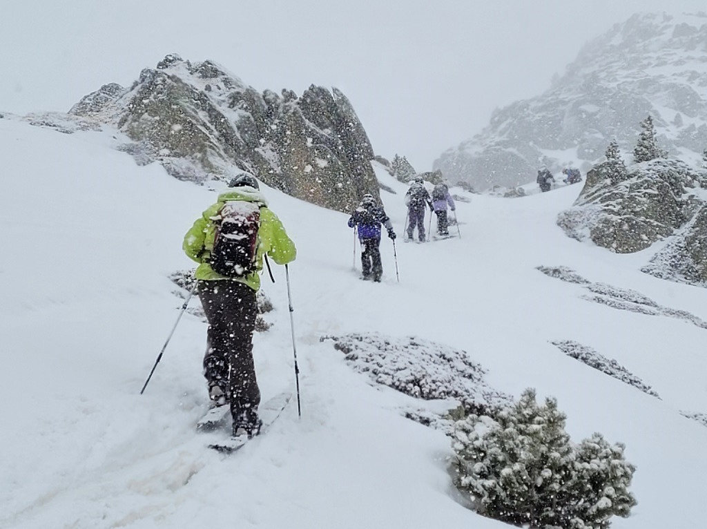 Así es el Splitboard: subir como un esquiador y bajar como un snowboarder