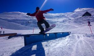 Snowboard pata negra