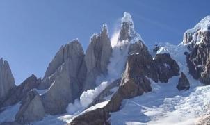 Graban una impactante avalancha de escarcha en El Cerro Torre