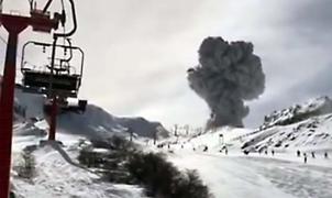 Erupción del volcán en plena esquiada en Nevados de Chillán