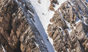 Aventura de Snowmads by RedBull esquiando en el Irán más remoto