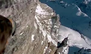 El vídeo inverosímil de un águila sobrevolando los Alpes con una GoPro