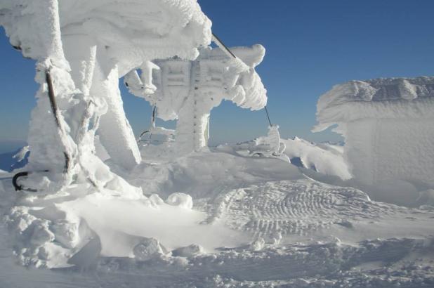 Aspecto de la nieve acumulada en Alto Campoo en sus remontes