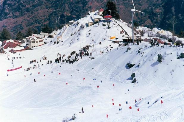 Estación de esquí de Auli en el Himalaya indio