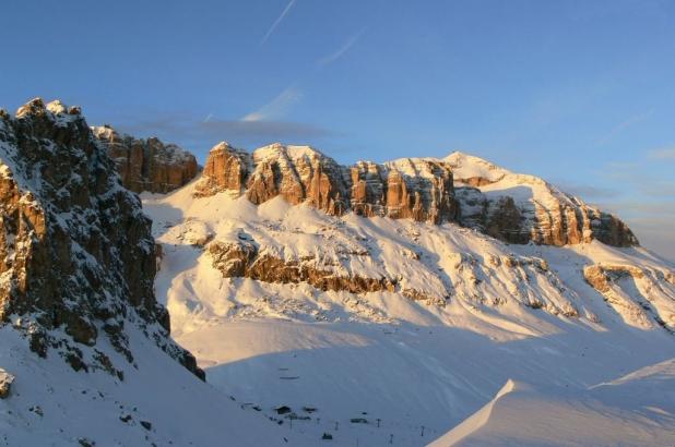 Imagen invernal de la zona de Belvedere en Val di Fassa