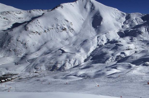 Boí, panorama montañas nevadas