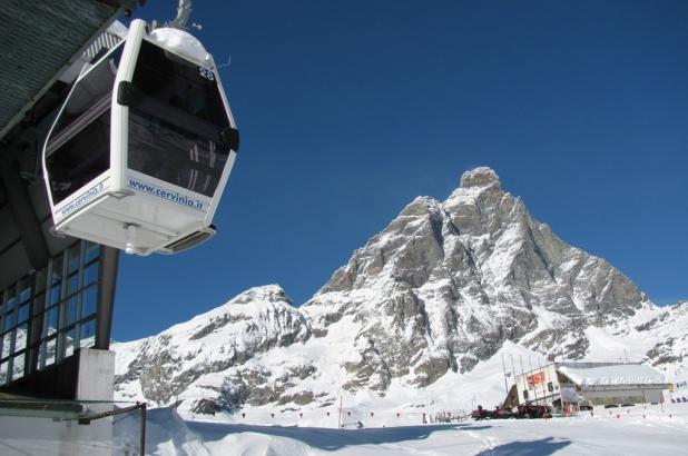 Italia, Valle de Aosta, Cervinia (Cervinia-Zermatt), Telecabina Plan Maison-Cime-Bianche