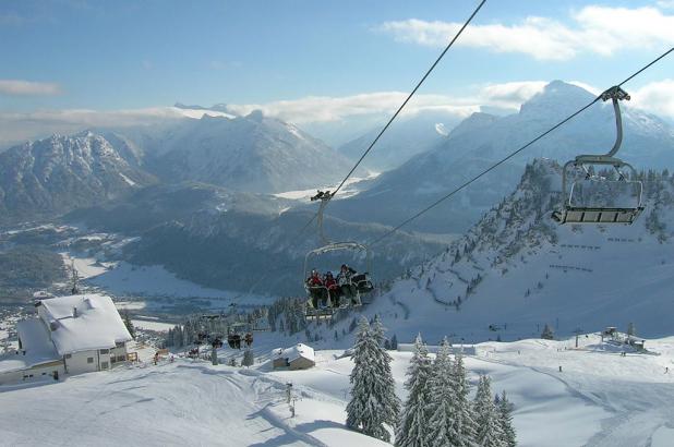 Subiendo en Telesilla en Hahnenkamm