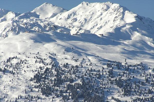 Panorámica de las magníficas montañas de Hochzillertal en el Tirol