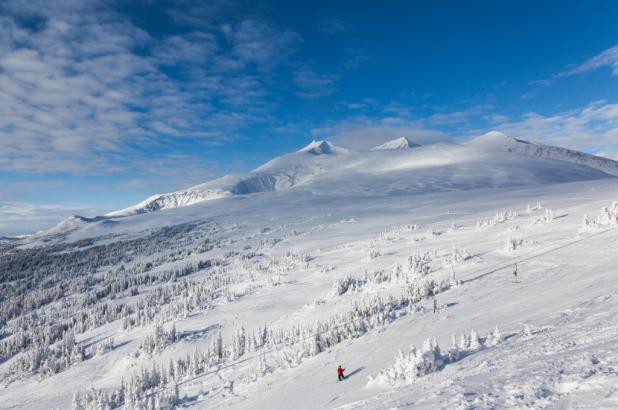 Esquiando en Hudson Bay Mountain