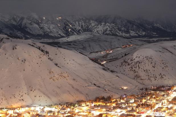 Imagen nocturna de jackson Hole en Wyoming