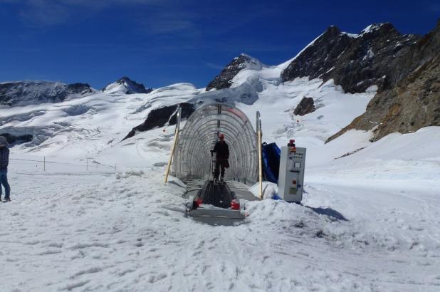 Imagen del remonte de la Jungfrau, imagen tomada el 22 de agosto 2013 por Lugares de Nieve