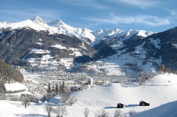 El bonito pueblo de Matrei en el Tirol Austríaco