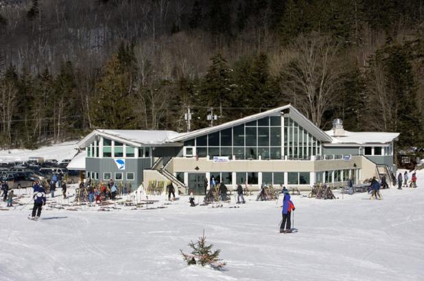 Esquiando en Middlebury Snow Bowl