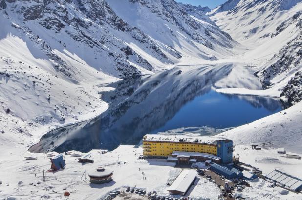 Atractiva imagen de la famosa estación de esquí de Portillo.