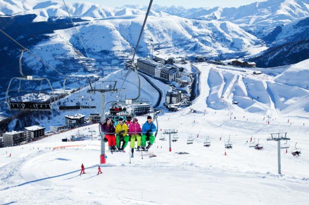 Aspecto invernal de la estación de Saint-Lary en les Hautes Pyrénées