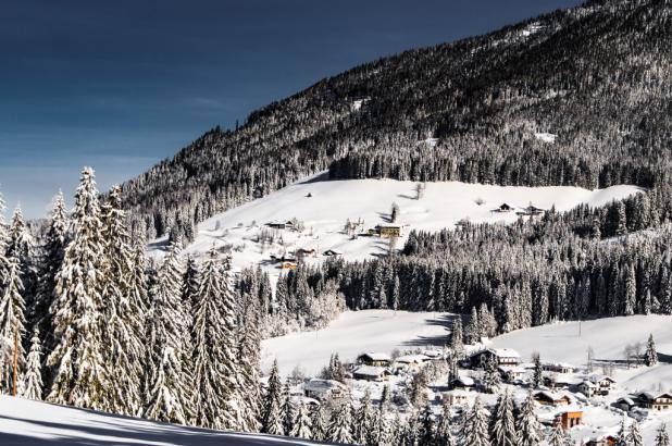 Paisaje nevado en St. Martin im Tennengebirge