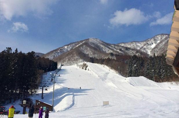 Día soleado en Sun Alpina Sanosaka